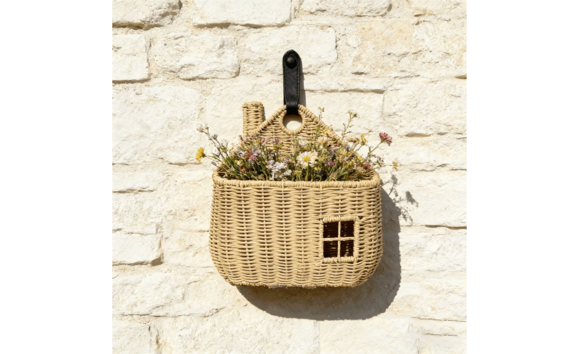House-Shaped Wall Basket Open-Top House-Shaped Wicker Basket Reinforced Rim
