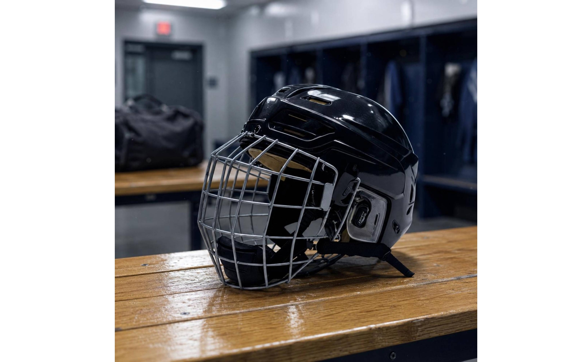 Ice Hockey Helmet Ear Guards Hockey Helmet with Face Guard Hard Shell