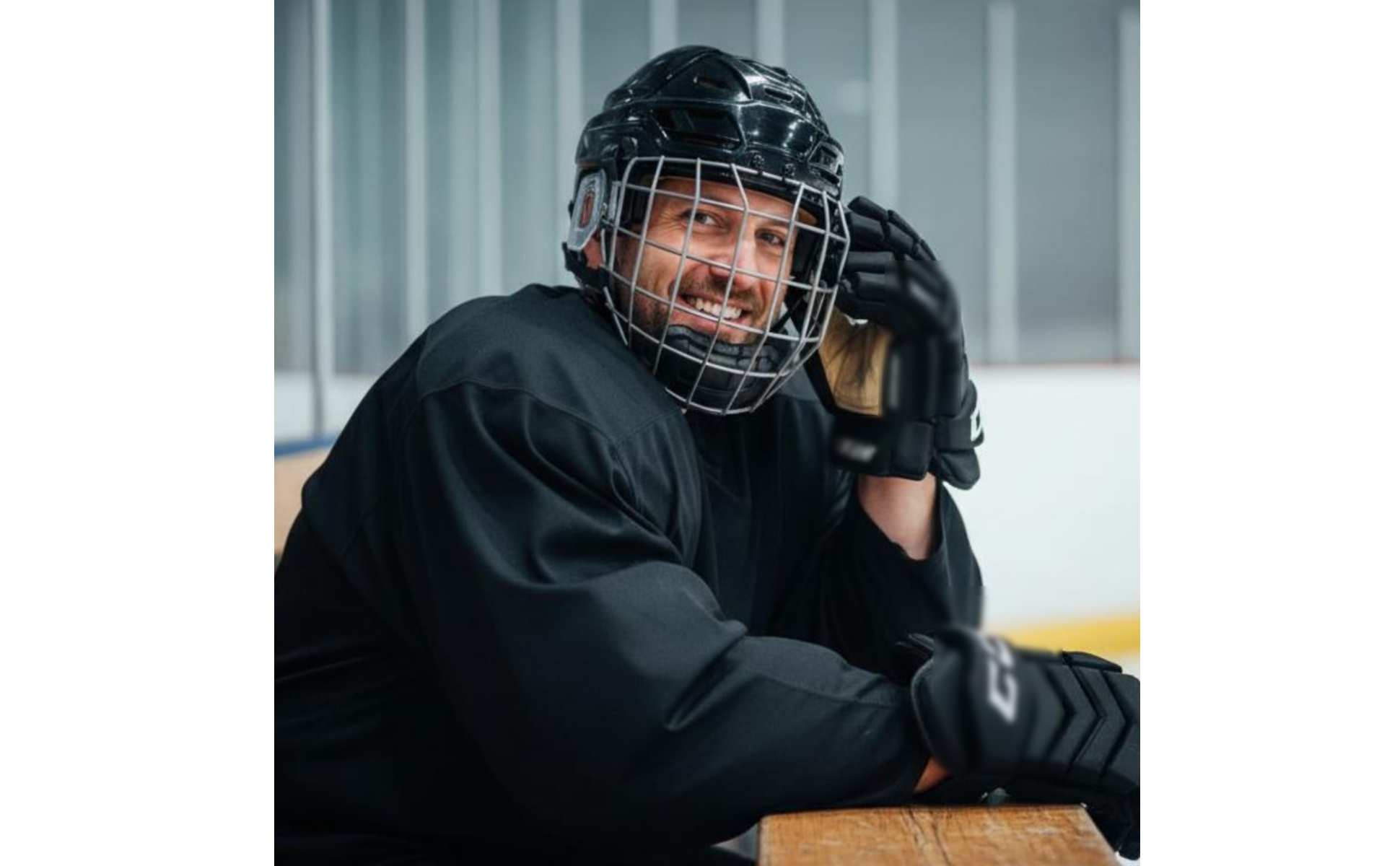 Ice Hockey Helmet Ear Guards Hockey Helmet with Face Guard Hard Shell