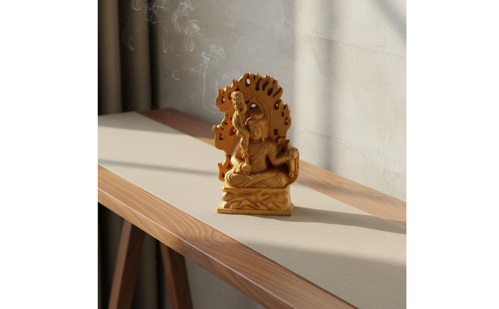 AcalaMyo-O-Figur Buchsbaumholz Holzskulptur mit Flammenkrone Freistehend