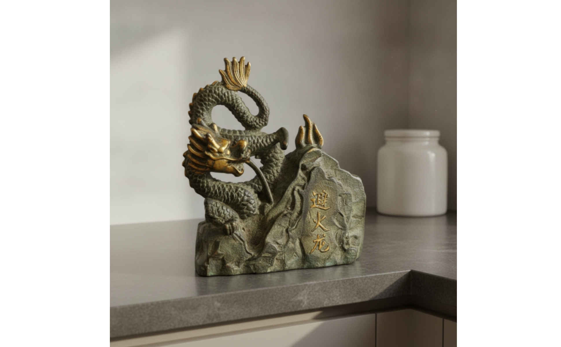 Chinese Dragon Statue Sculpted Dragon Statue with Rock Base Desktop for Office