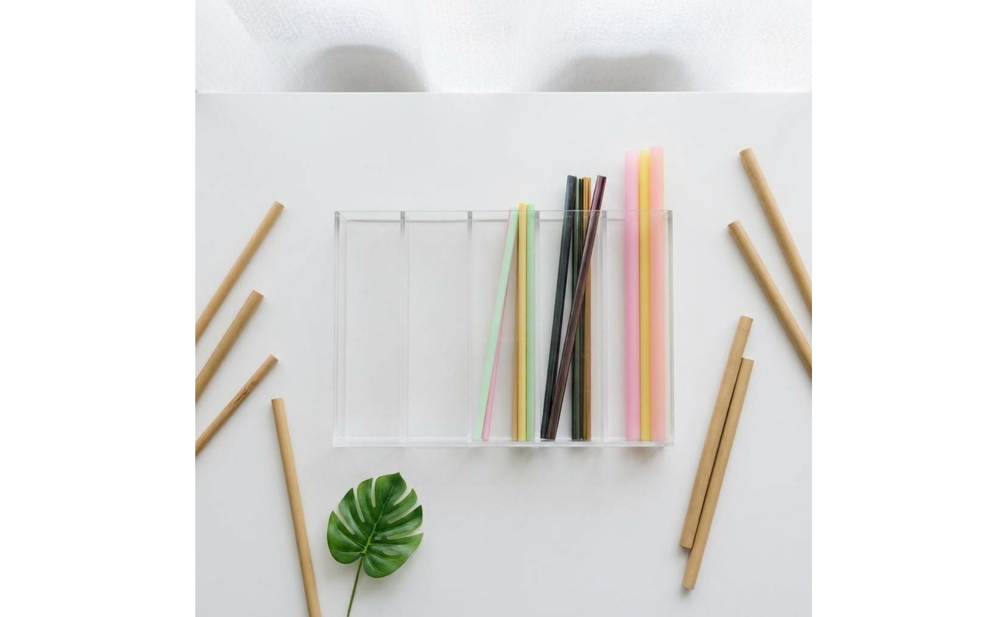 Acrylic Straw Storage Rack No Installation Multi-Compartment Straw Rack