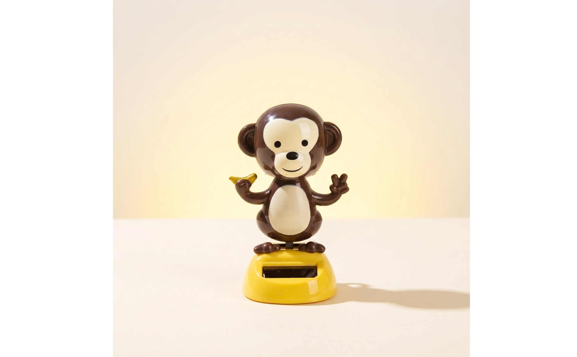 Solar-Powered Dancing Monkey Wobbling Solar Monkey Ornament Cute for Drivers