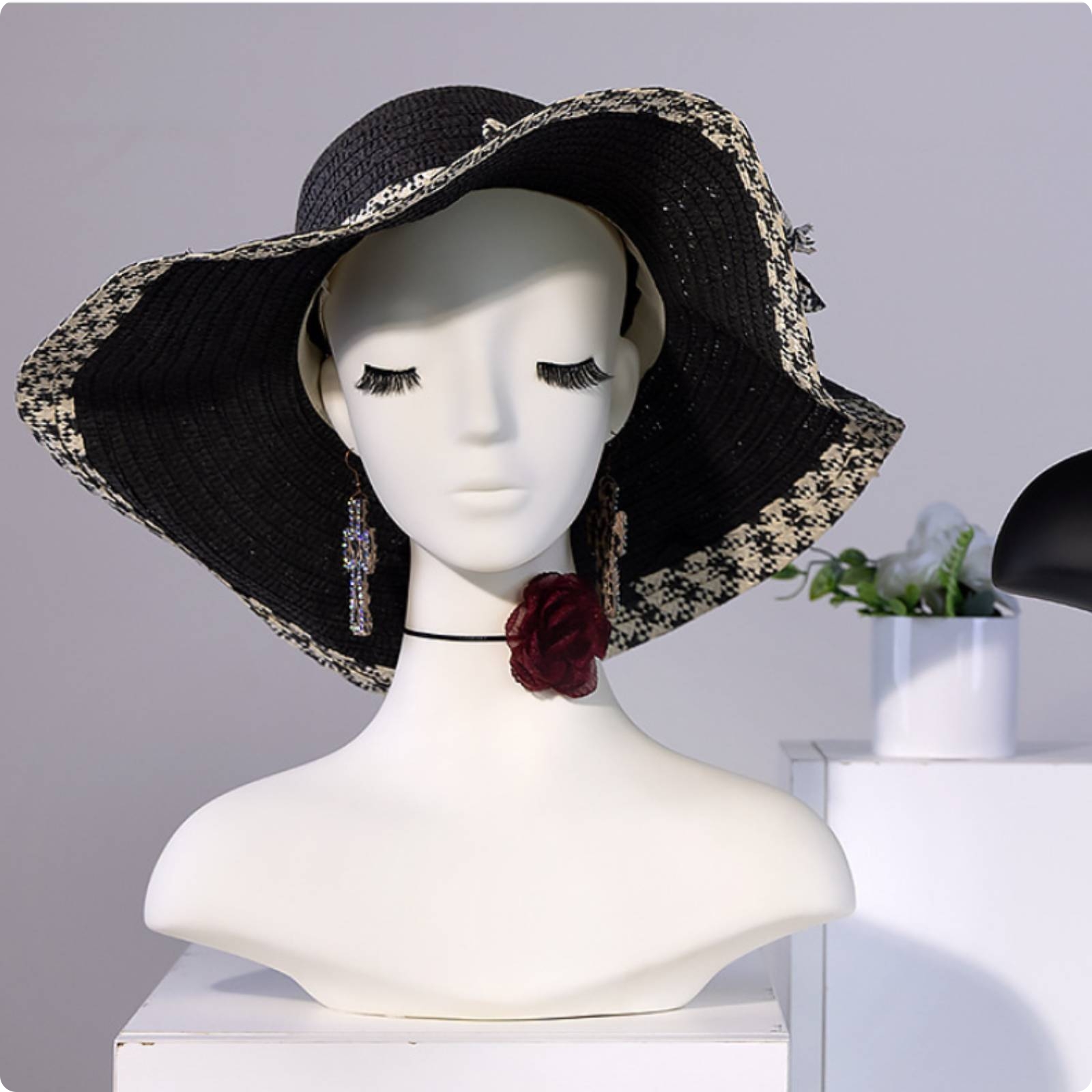 Mannequin Bust with Long Neck Abstract Mannequin Head with Shoulders Lifelike