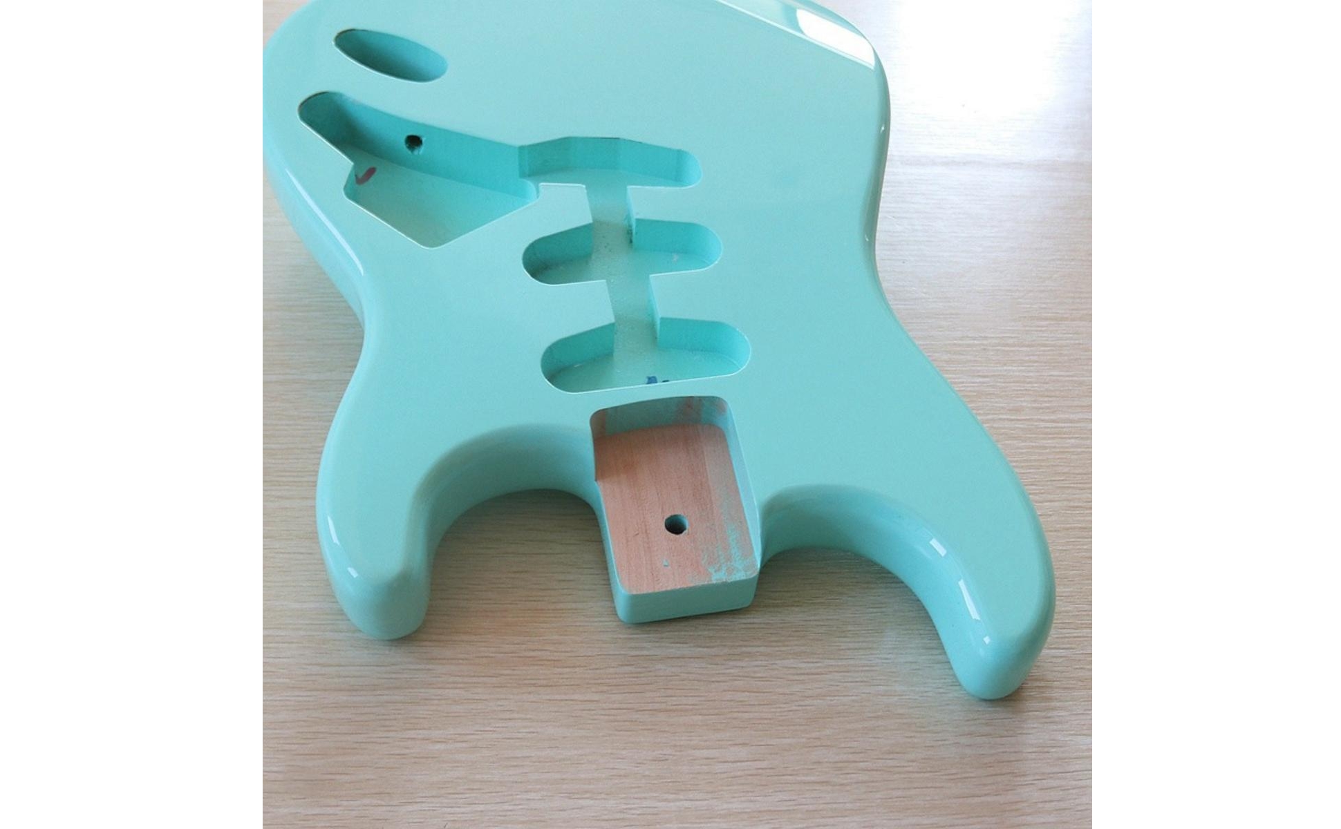 e-gitarren-body aus pappelholz lackiert e-gitarren-korpus massiv für gitarrenbau