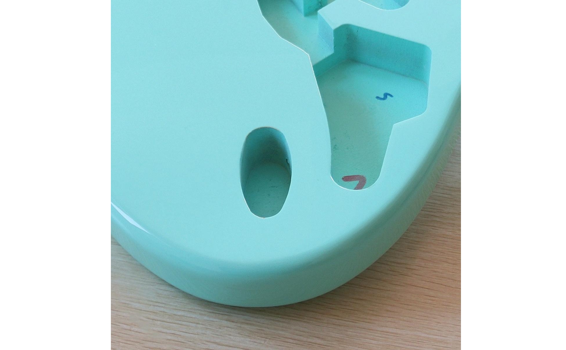 e-gitarren-body aus pappelholz lackiert e-gitarren-korpus massiv für gitarrenbau