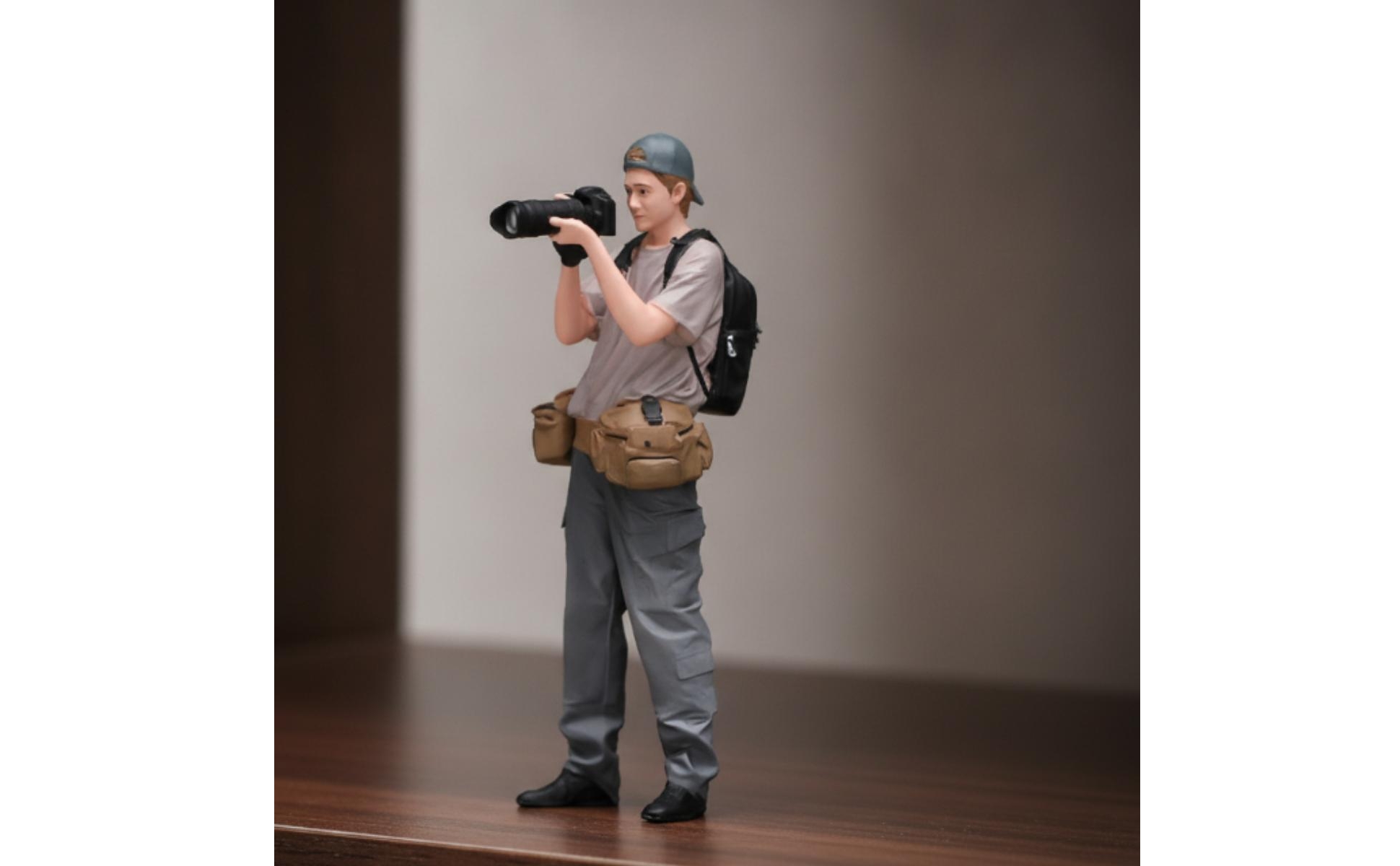 Miniature Photographer Figure 1/18 Scale Photographer Figure Hand-Painted