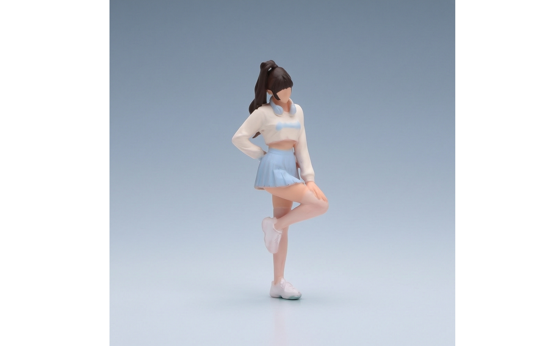 Miniature Girl Figure 1/64 Scale Diorama Figure Painted for Desk Display