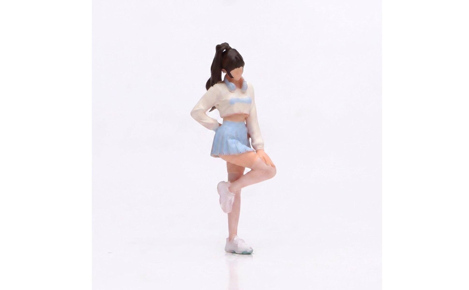 Miniature Girl Figure 1/64 Scale Diorama Figure Painted for Desk Display