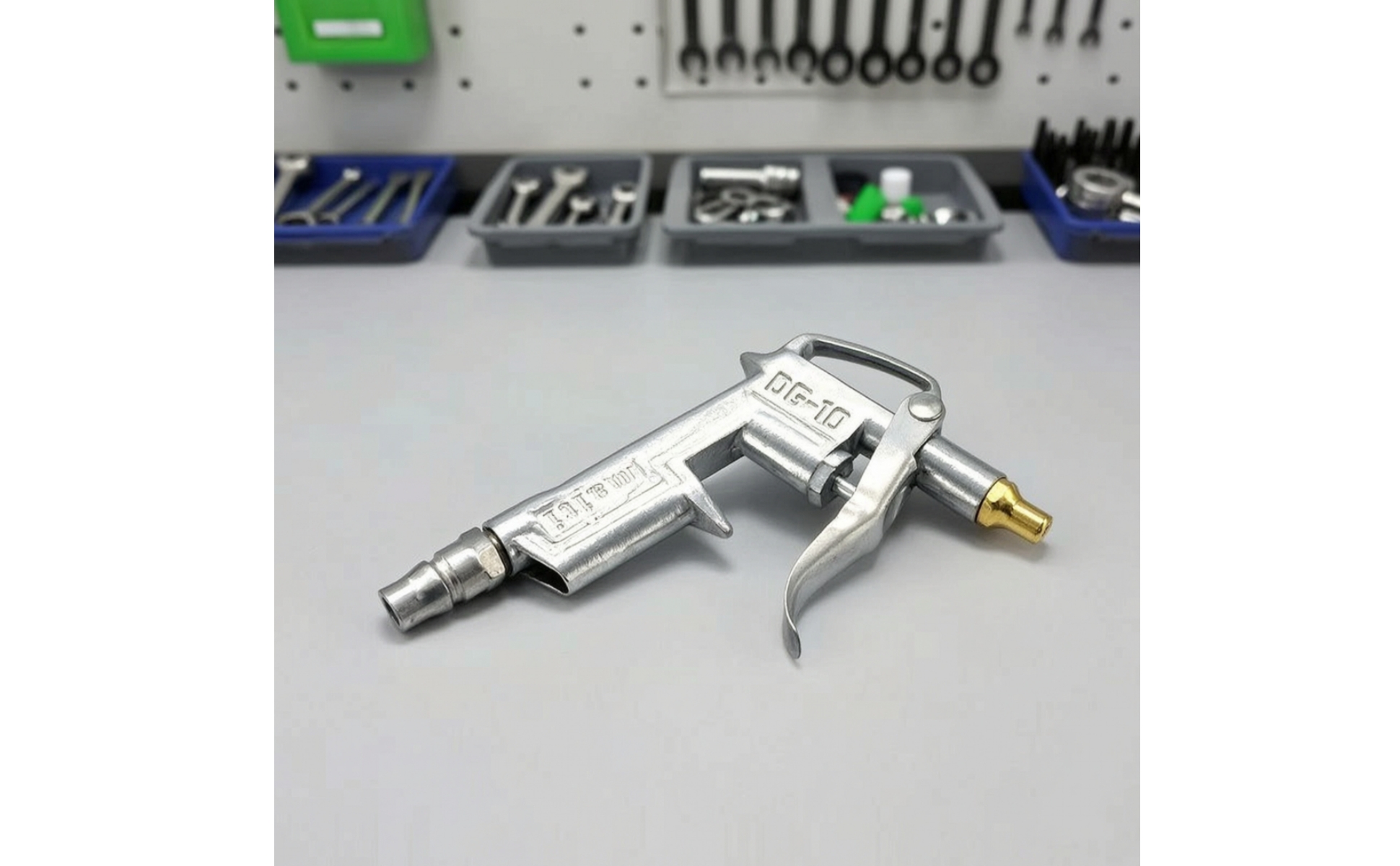 Air with Trigger-Style Air Metal for Mechanics