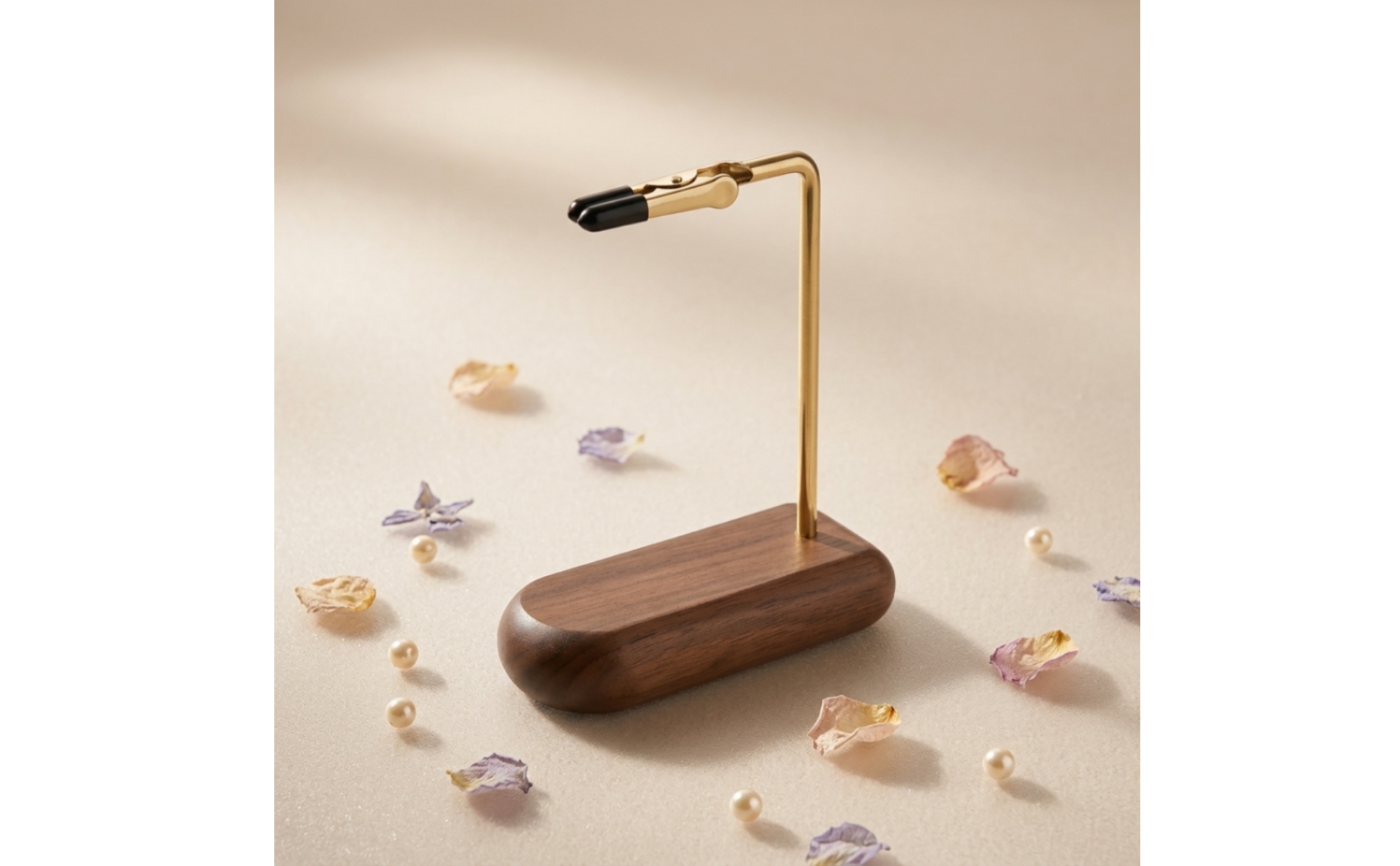 Bracelet Helper One-Handed Bracelet Fastener with Wood Base Tabletop for Bedroom