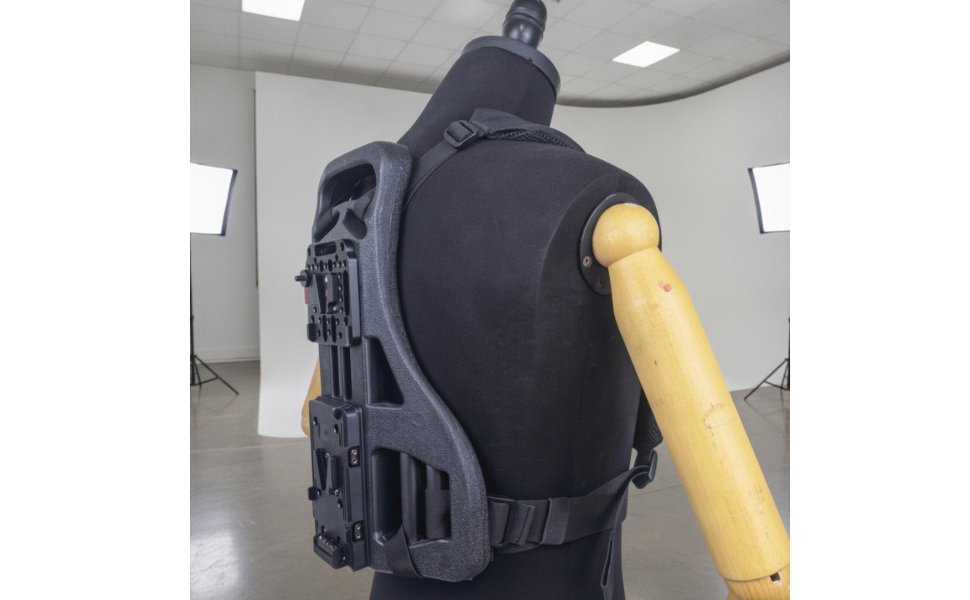 Live-Stream Back Frame Hands-Unrestricted Backpack Harness with Mounting Plates