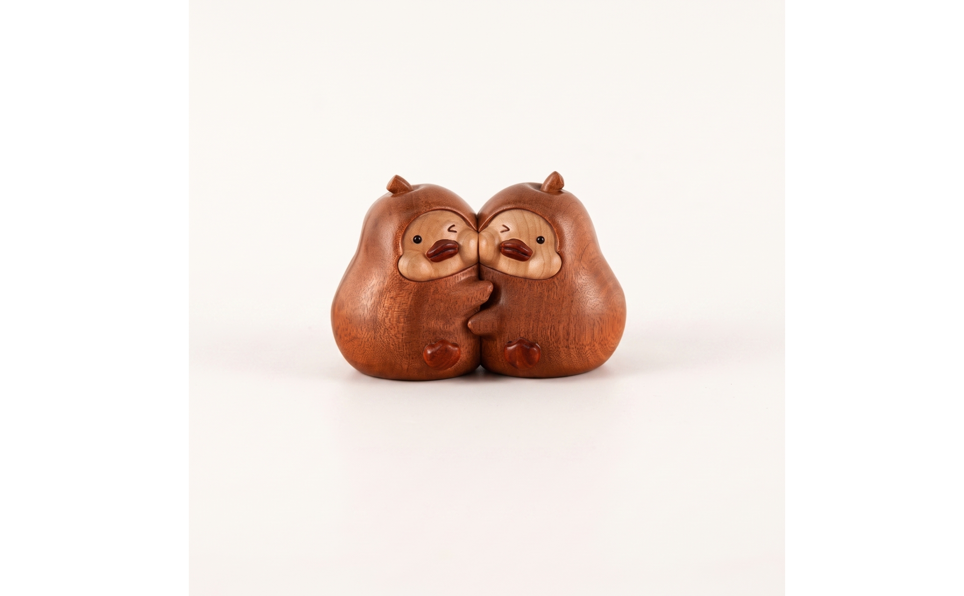 Wooden Bird Figurine Artisanal Wooden Bird Ornament Carved for Desk, Bookshelf