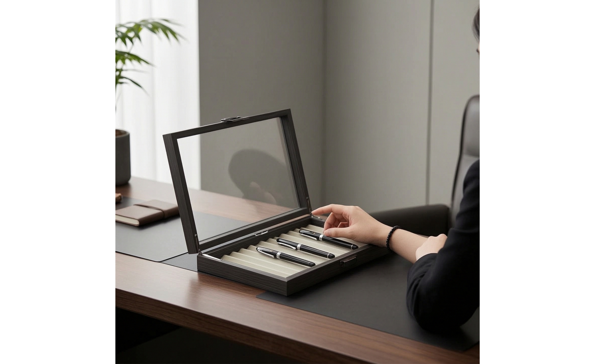 Pen Storage Box with Transparent Lid Wooden Pen Display Box Desktop for Office