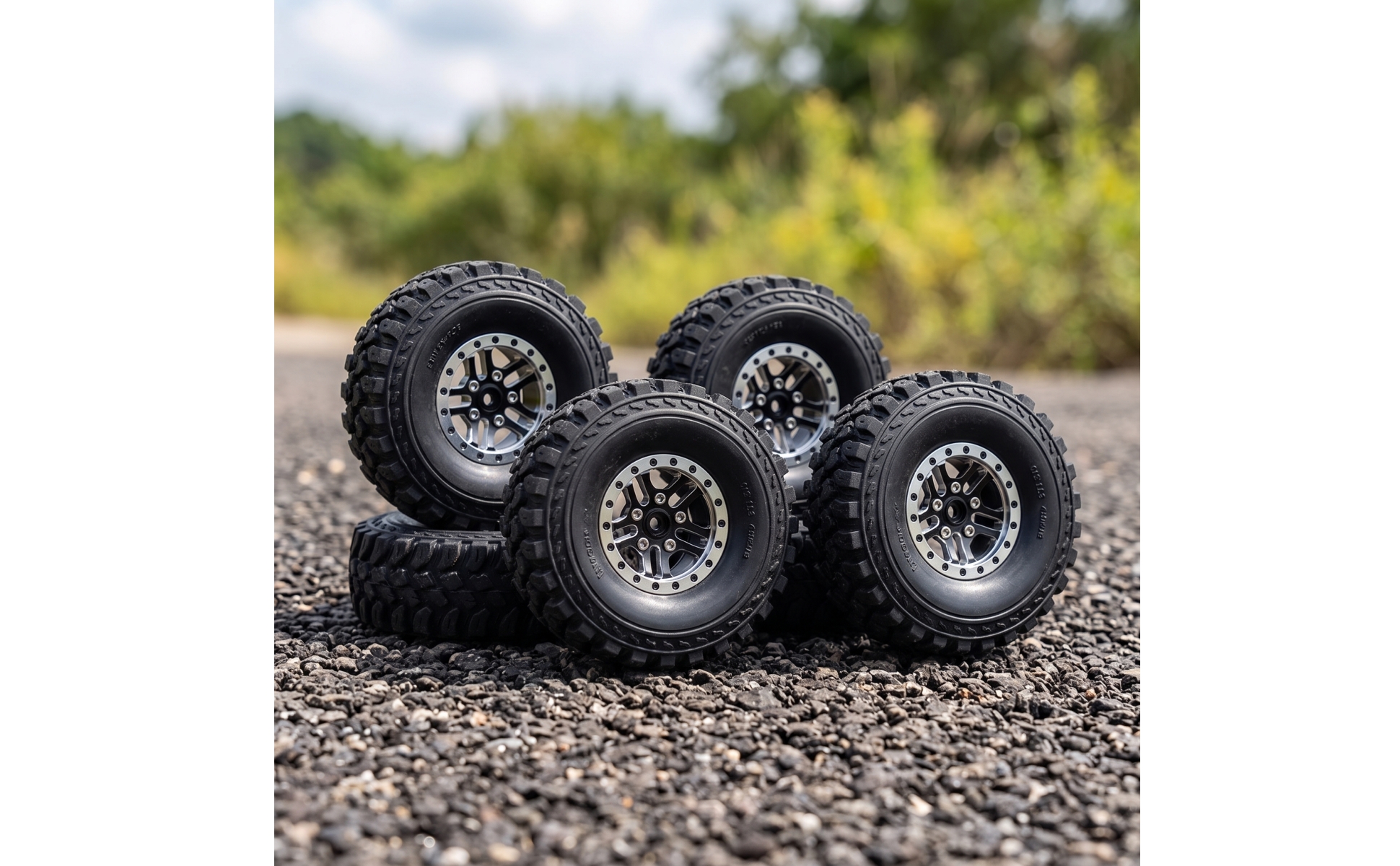 4 Pieces RC Car Wheels with Metal Hub off-Road RC Crawler Tires with Rims