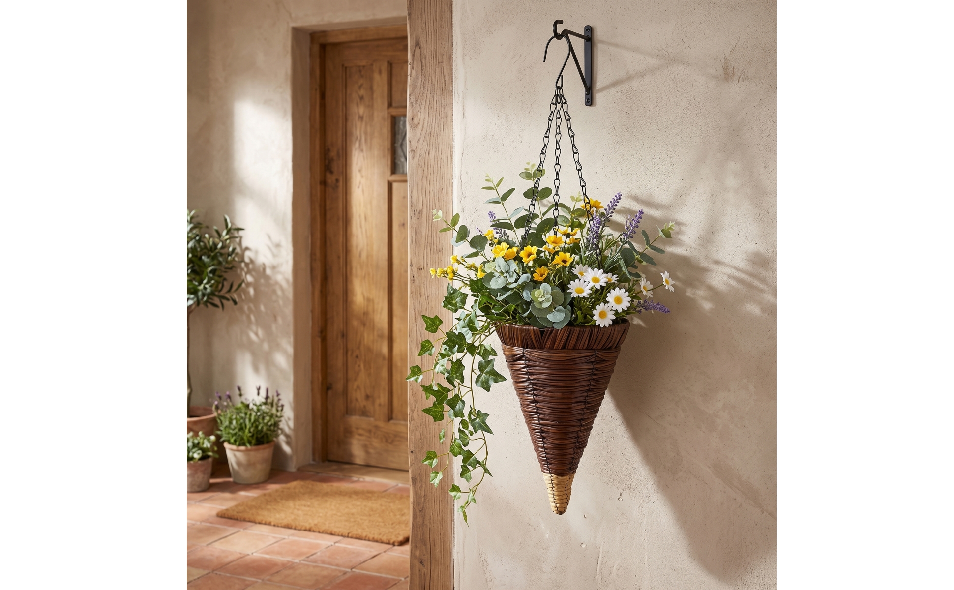Cone Hanging Basket with Chain Rattan-Style Cone Hanging Basket Woven for Garden