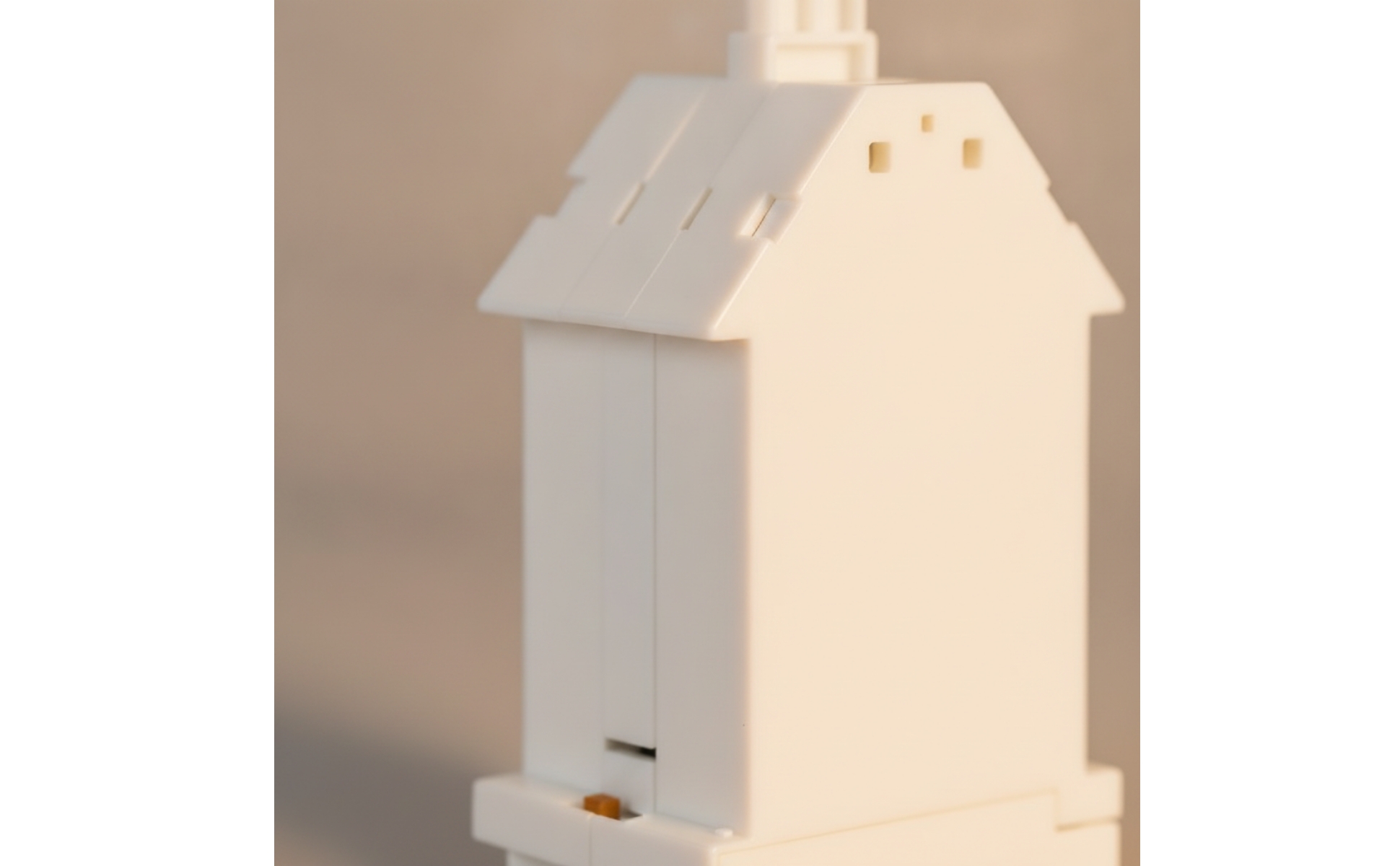 House-Shaped Display Toy Compact Point-of-Purchase Display with Hook Lightweight