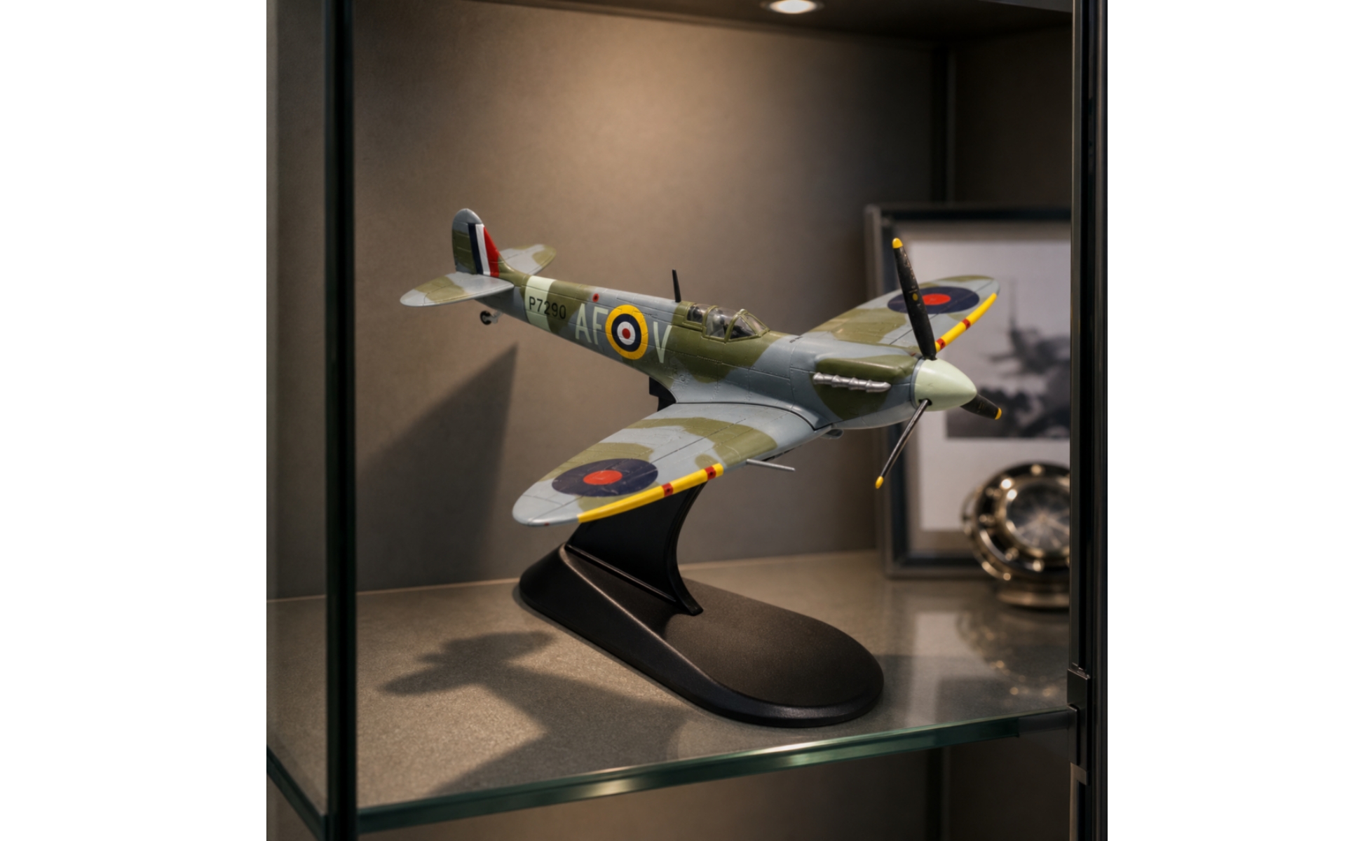 Historic Warbird Die-Cast Model Airplane WWII Historic Warbird Model Airplane