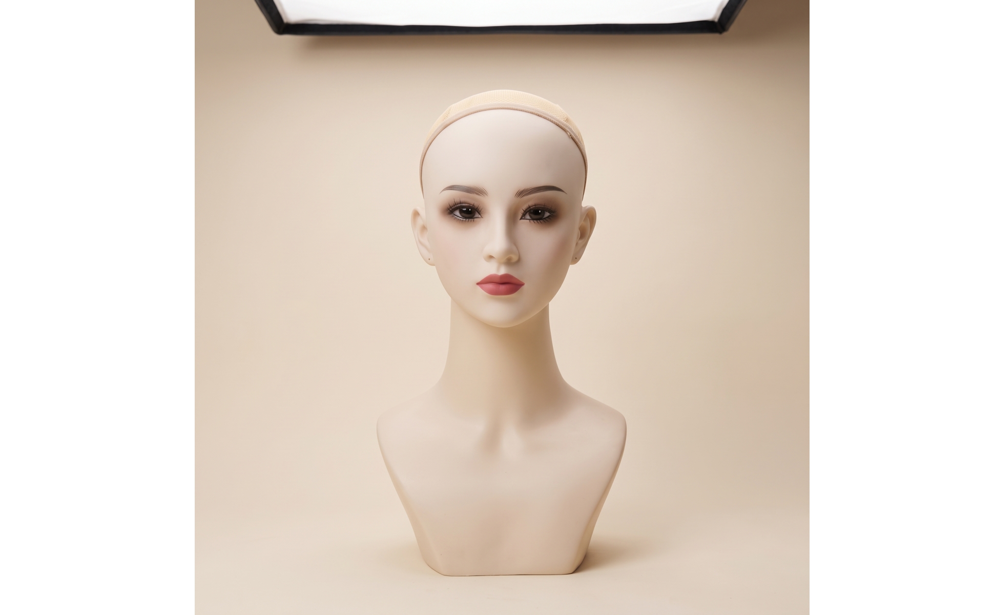 Mannequin Head with Shoulders Realistic Hairpiece Head Female for Salons
