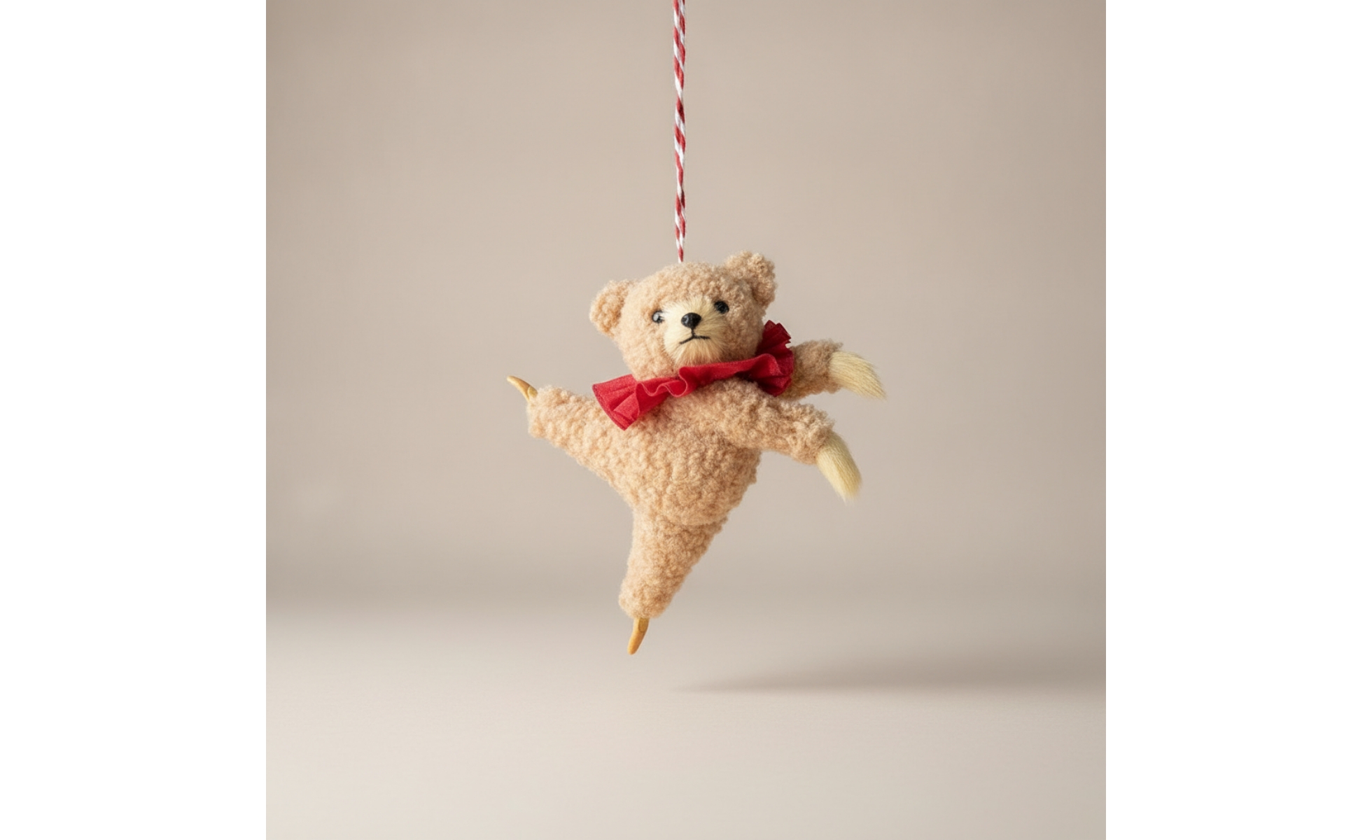 Ourson En Peluche avec Collerette Adorable En Peluche avec Corde Suspendue