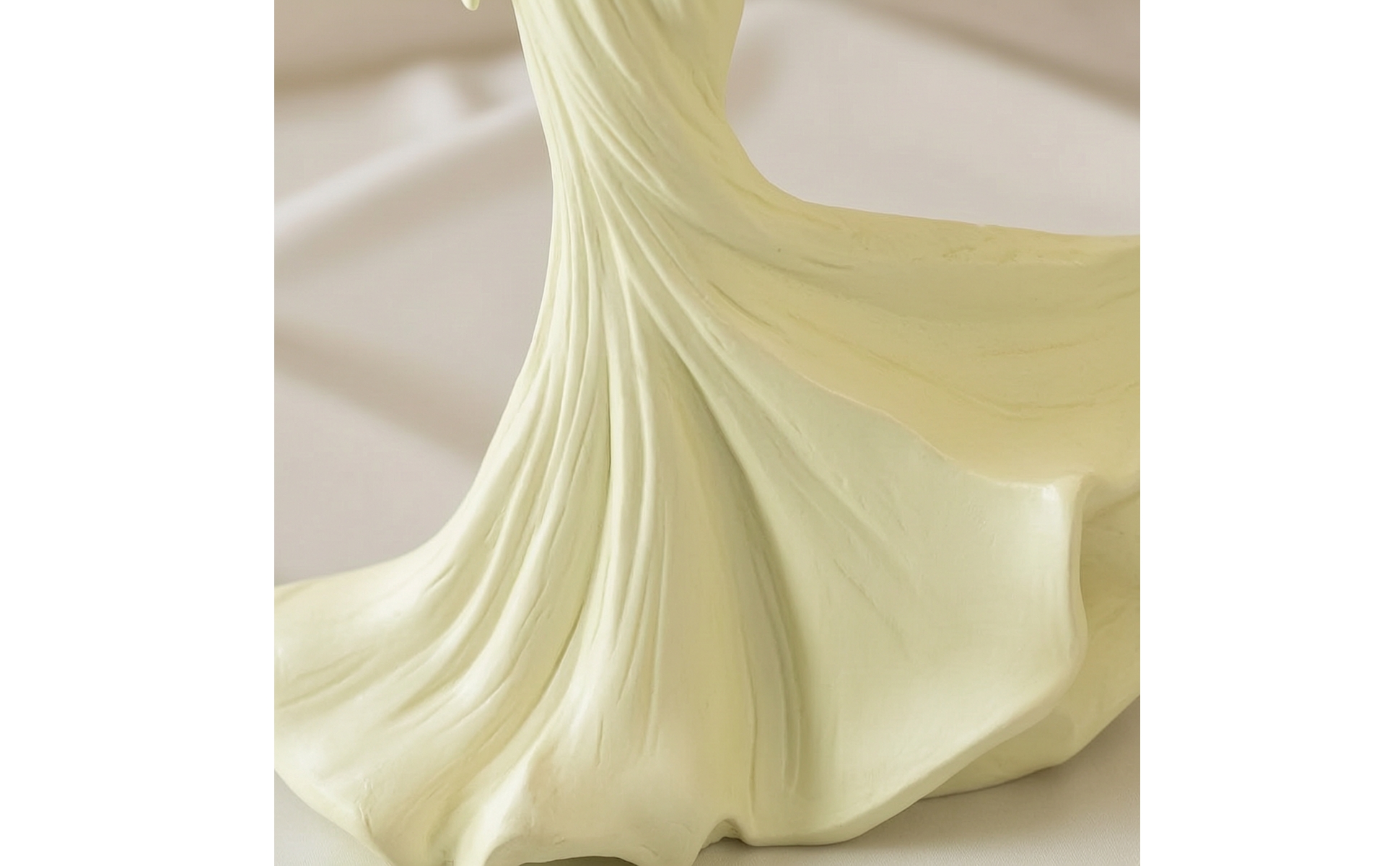 Woman Figurine Elegant Lady Statue Graceful for Entryway, Bookshelf, Homeowners