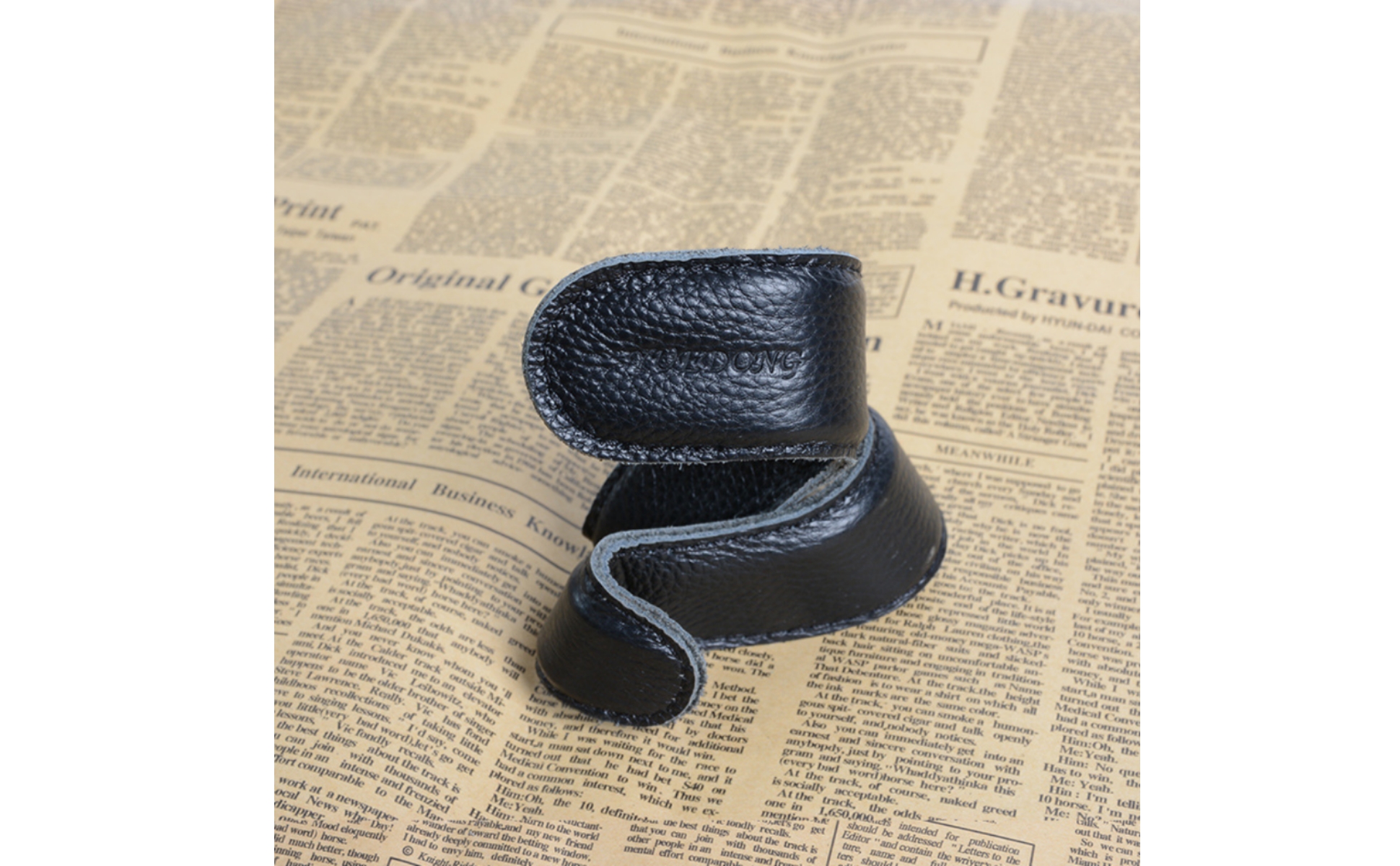 Brass Instrument Hand Rest Ergonomic Brass Instrument Grip with Leather Wrap