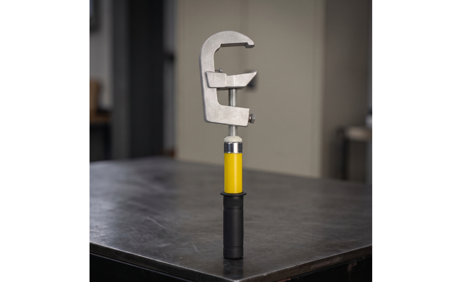 Rail Grounding Clamp Adjustable for Railway Technicians, Utility Workers