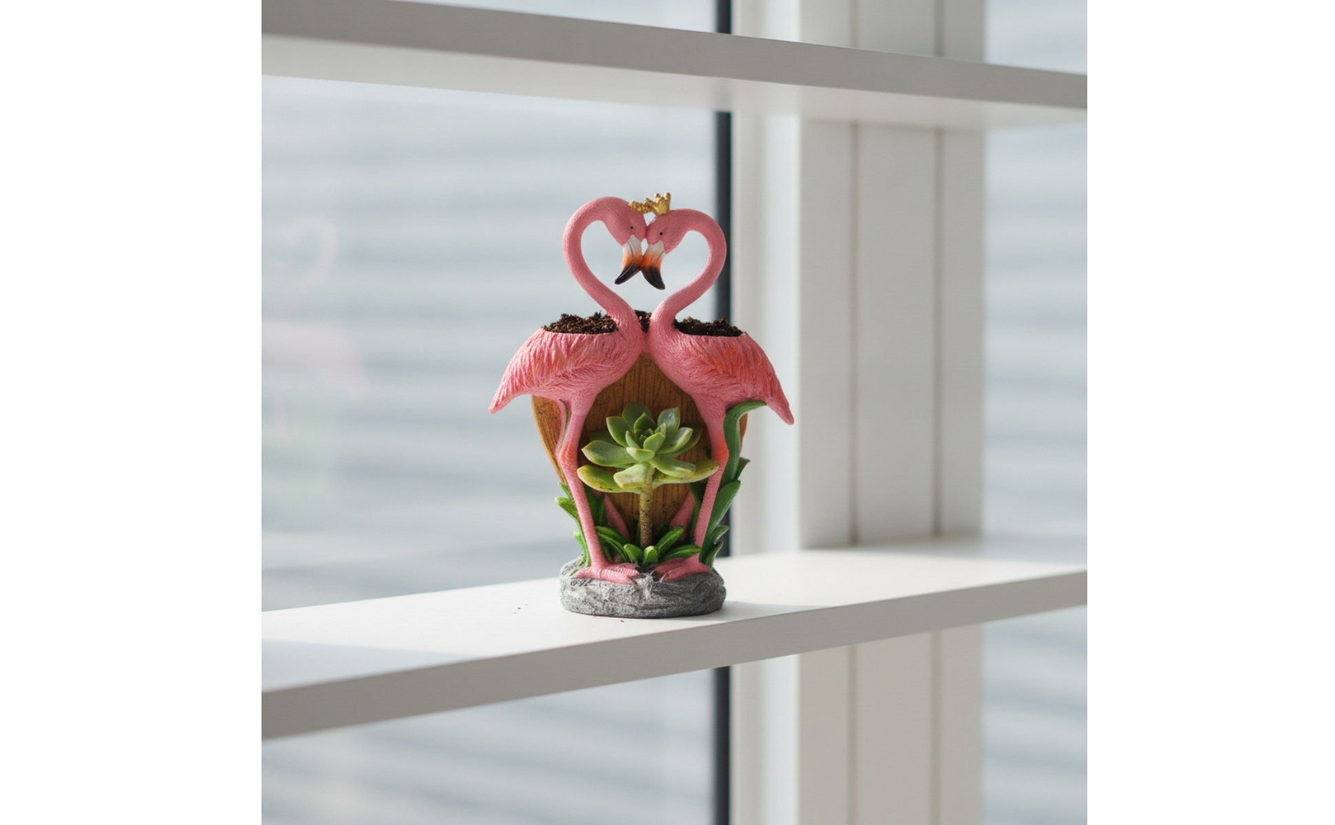 Flamingo Planter Heart-Shaped Flamingo Statue with Planter Resin for Gardeners