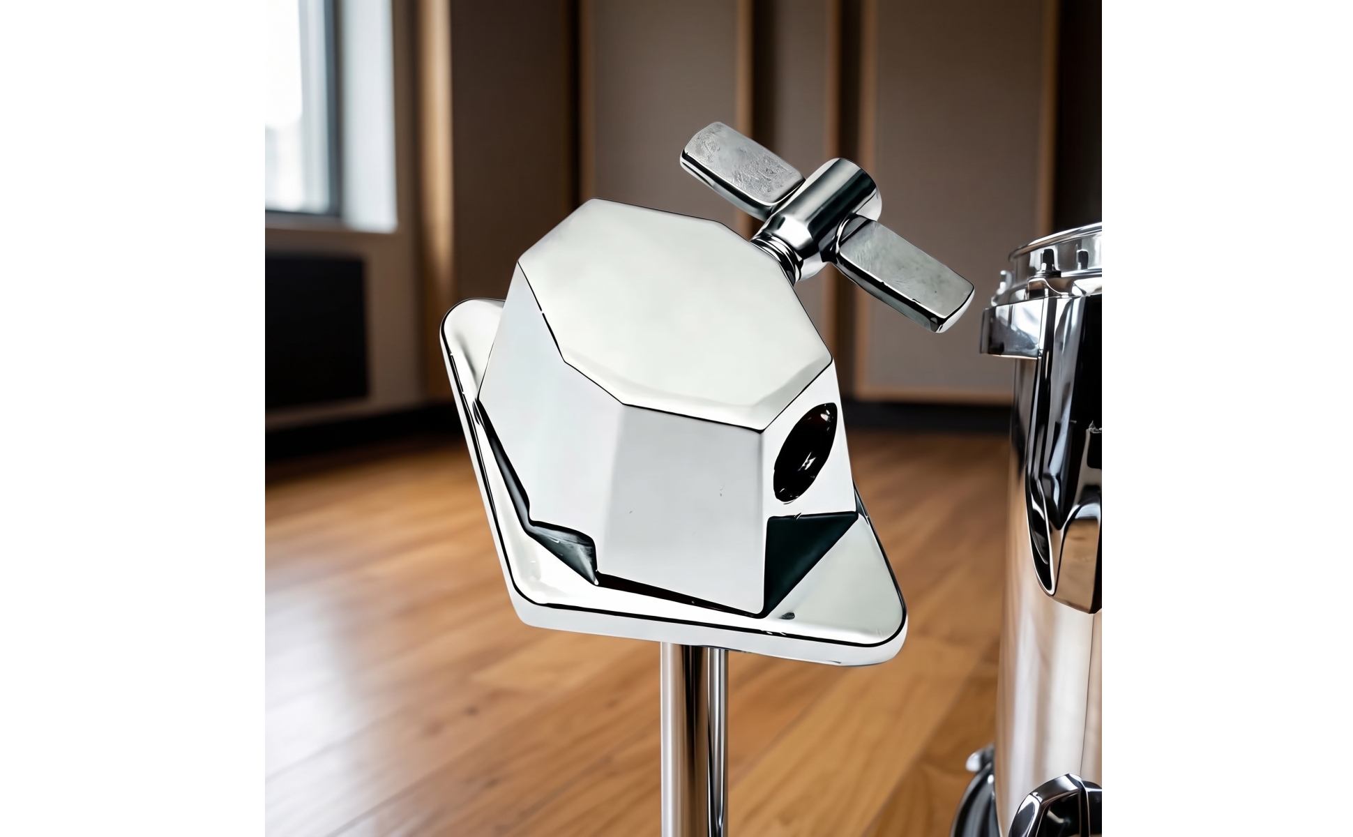 Floor Tom Leg Mount Base Chrome-Finished Floor Tom Leg Base Adjustable for Stage