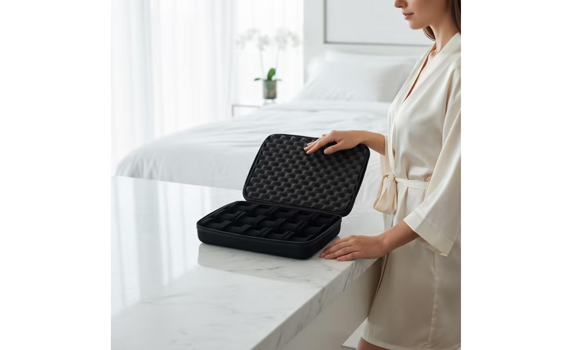 15-Slot Watch Organizer Rigid Container Watch Storage Container Zippered