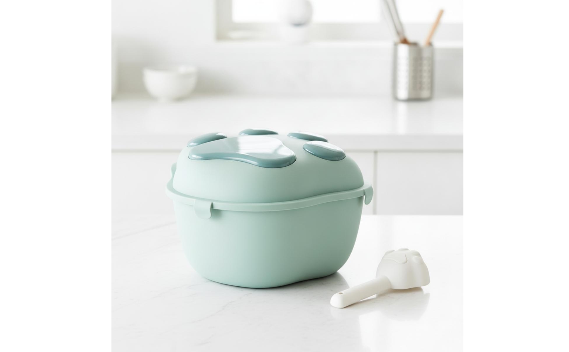 PP Pet Food Storage Bin Moisture-Resistant Pet Food Bin with Scoop Easy to Clean
