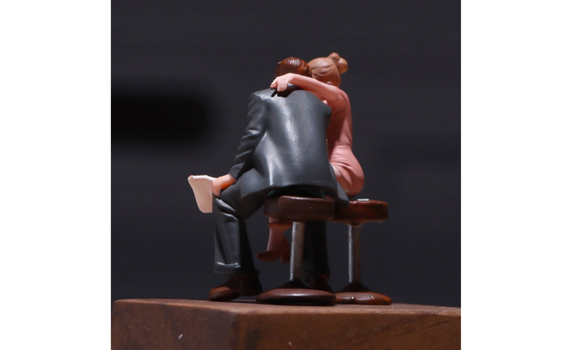 Diorama Figure Set Non-Electric Seated Couple Miniature Figure Set with Stools