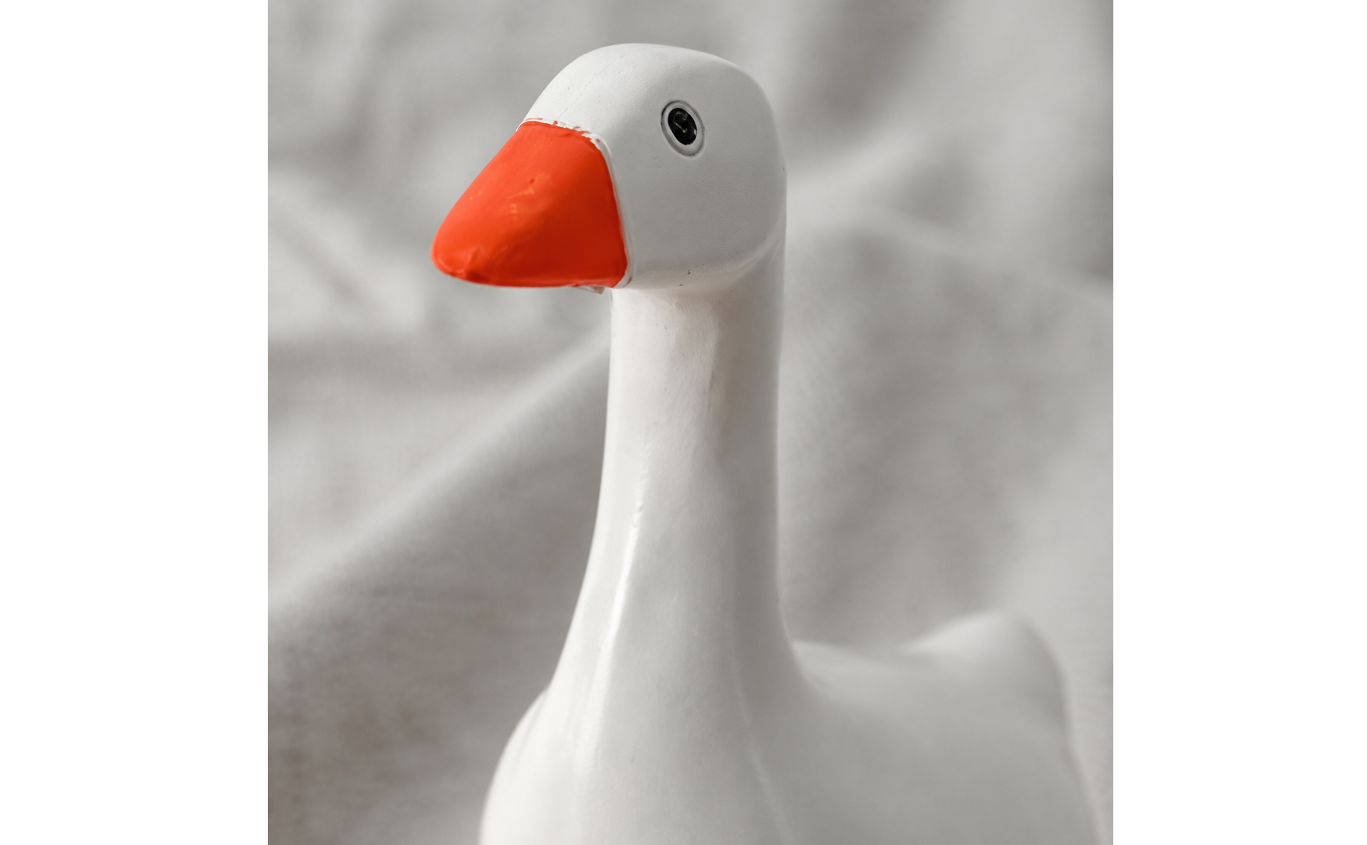 Goose-Shaped Decorative Figurine DIY-Friendly Goose Figurine with Webbed Feet