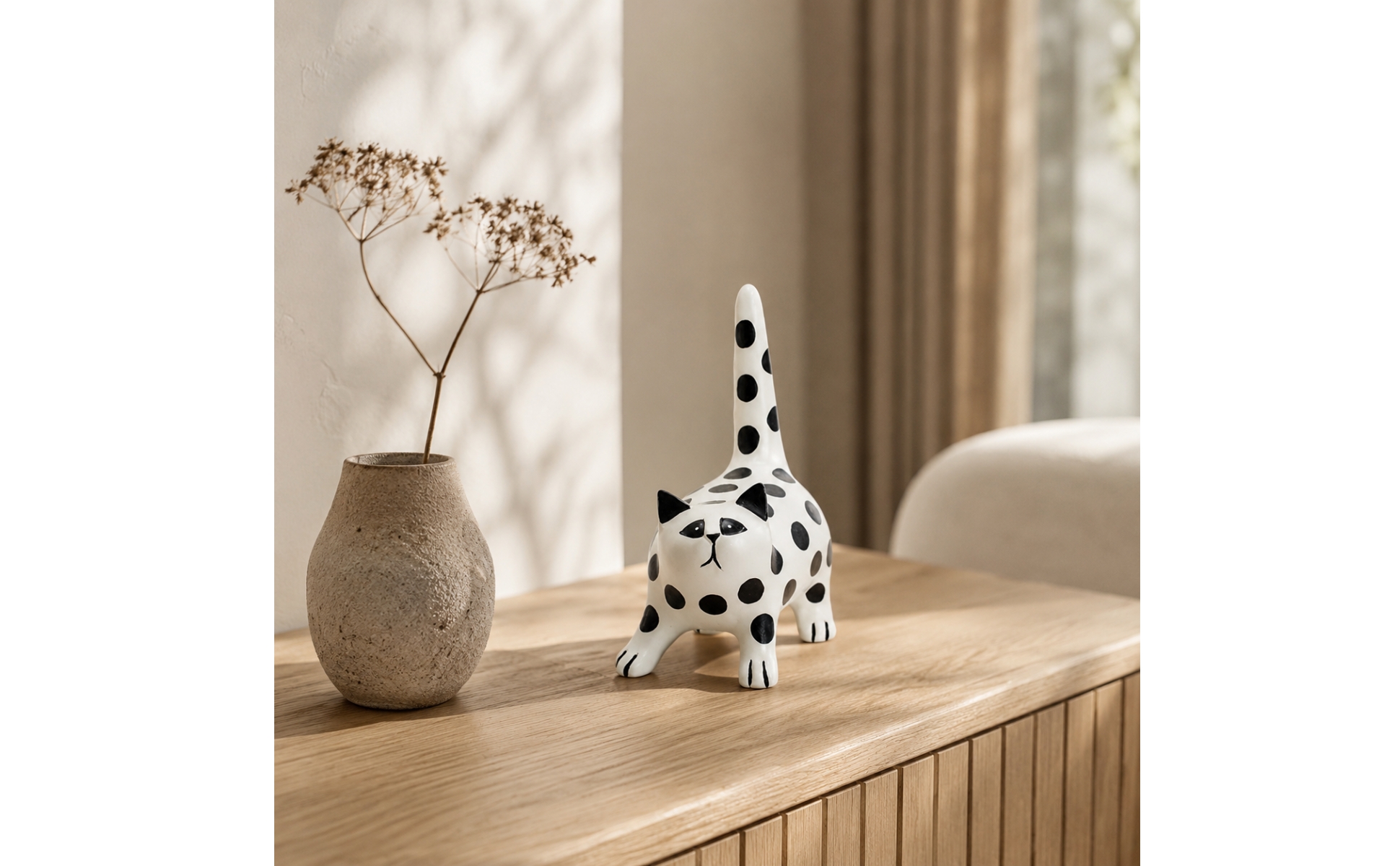 Spotted Cat Figurine Tabletop Composite Cat Figurine Shelf for Entryway Accent