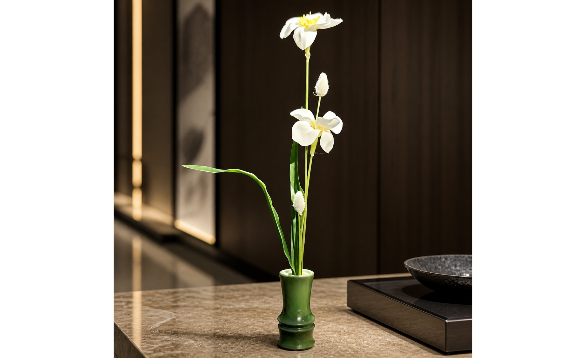 Resin Artificial Floral Centerpiece No Pollen for Banquet Tables, Event Displays
