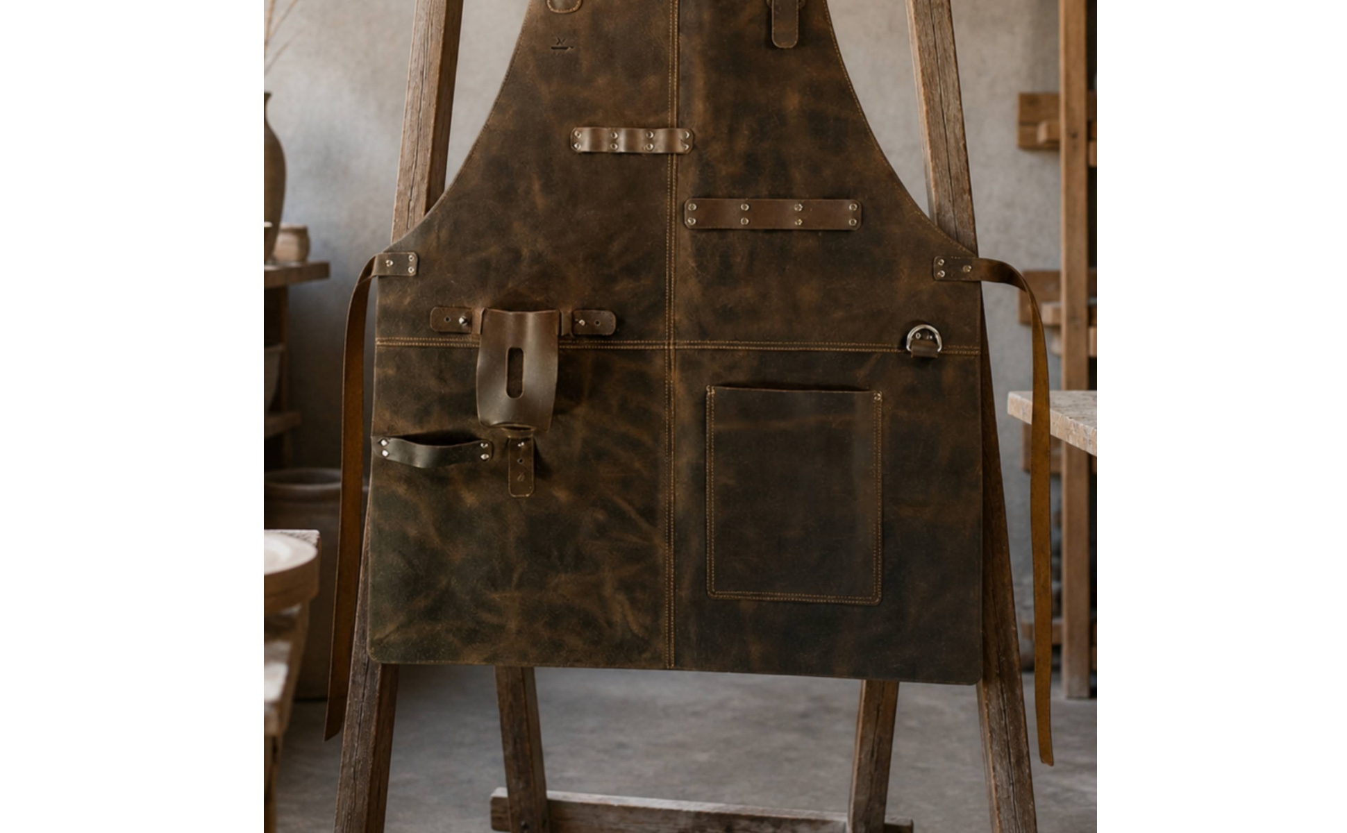 PU Leather Apron Stain-Resistant Leather Shop Apron with Pockets Long-Lasting