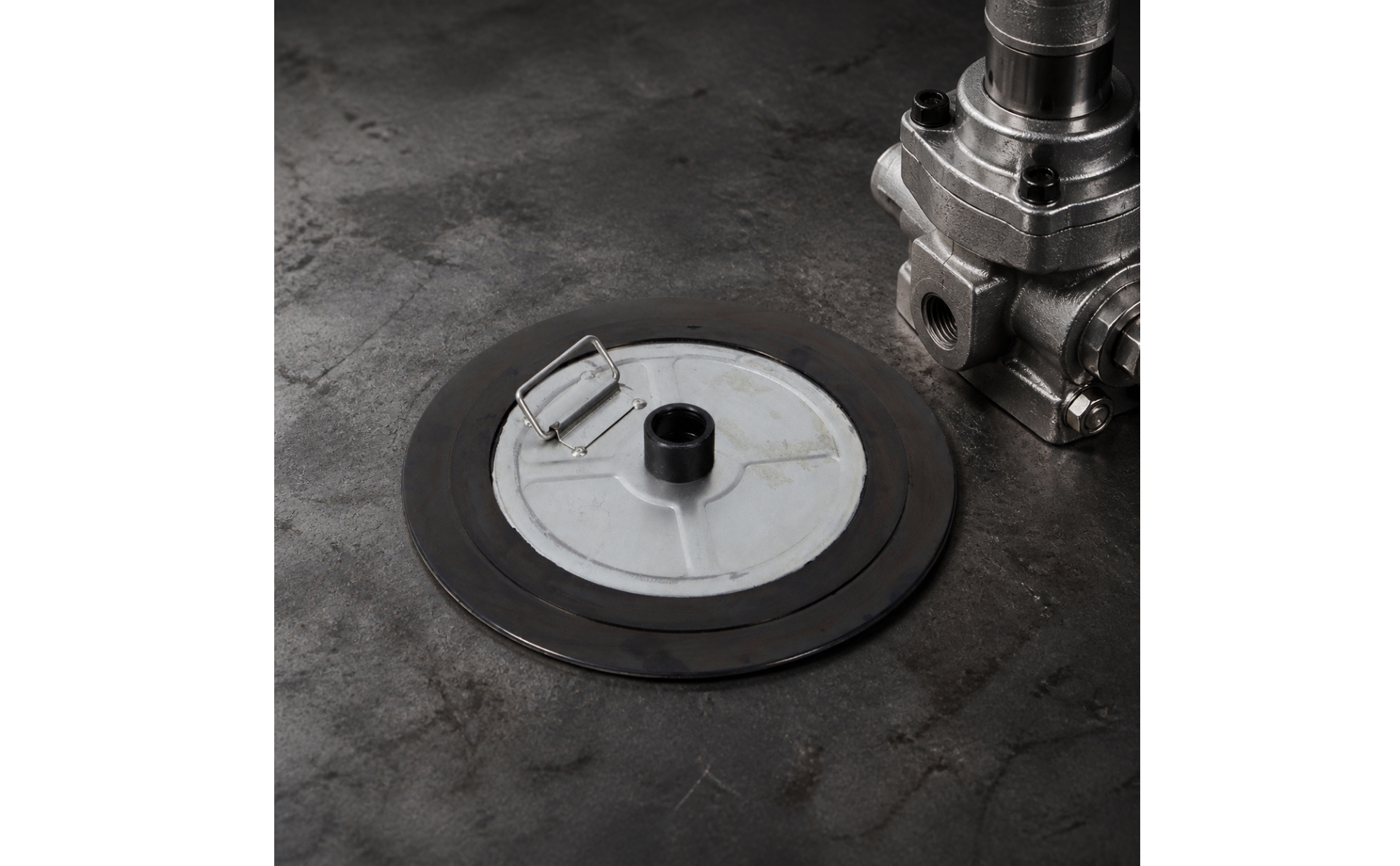 Iron Grease-Pump Pressure Plate Reinforced for Workshop, Garage, Mechanics